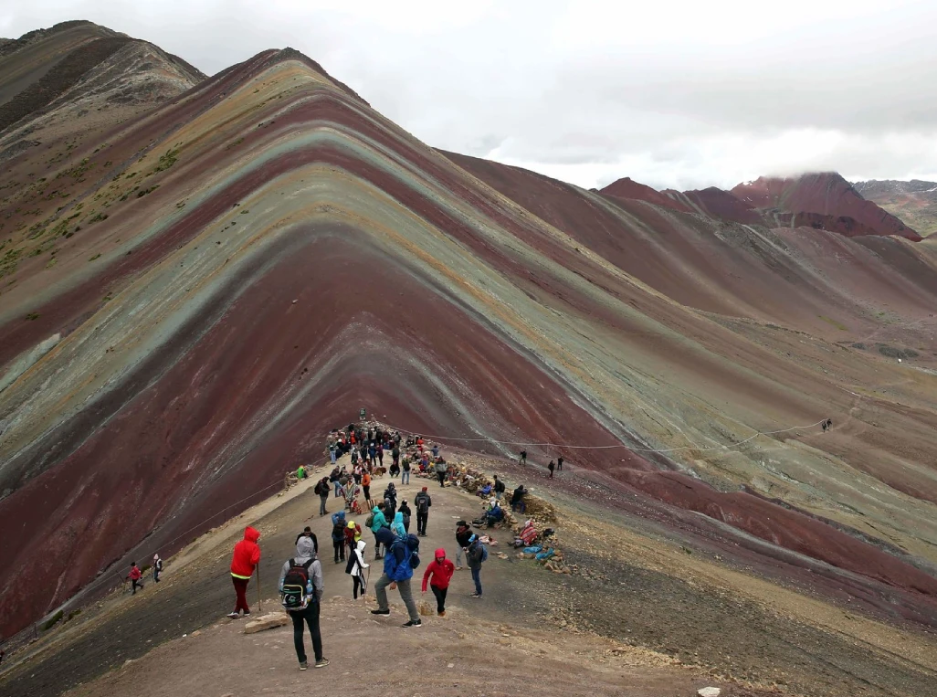 rainbow mountain2