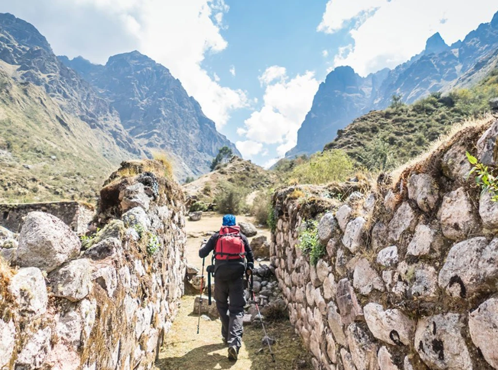 trek to machu pichchu lares